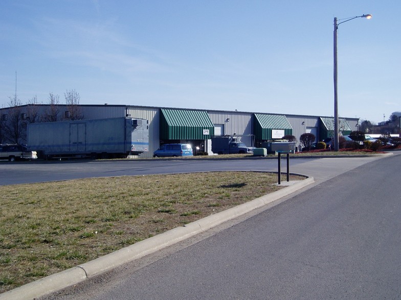 165 Industrial Park Dr, Hollister, MO for sale - Primary Photo - Image 1 of 1