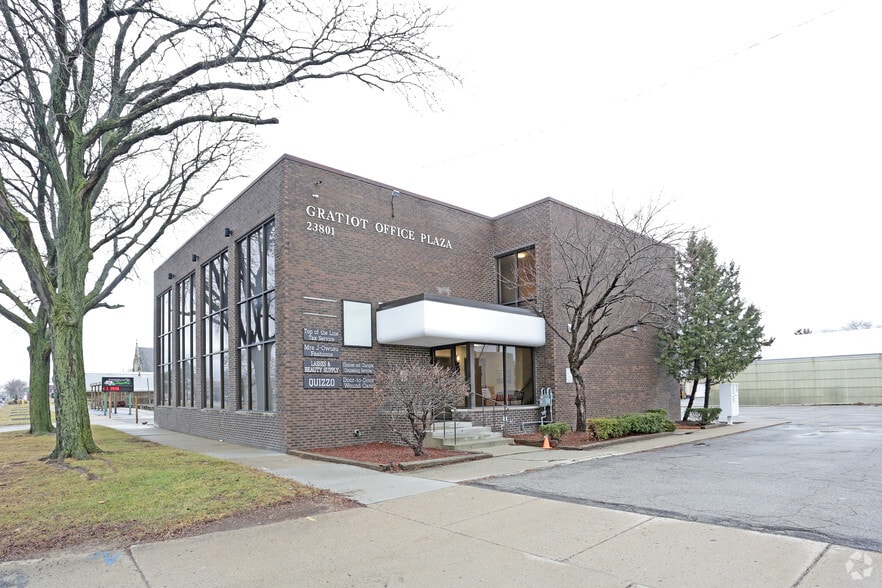 23801 Gratiot Ave, Eastpointe, MI for sale - Primary Photo - Image 1 of 1