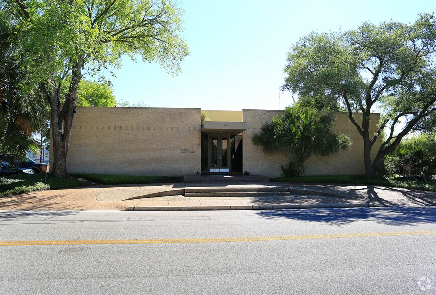 420 Baltimore Ave, San Antonio, TX for sale - Building Photo - Image 3 of 6