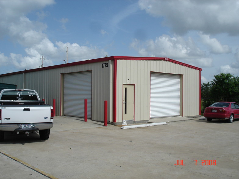 1775C Dickinson Ave, Dickinson, TX for lease - Building Photo - Image 1 of 12