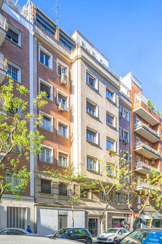 More details for Calle De Santa Cruz De Marcenado, 9, Madrid - Multifamily for Sale