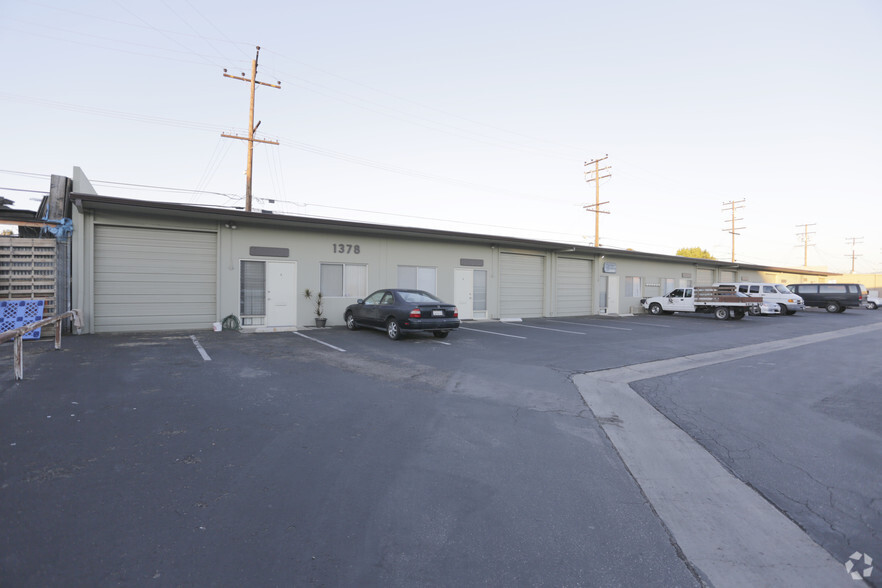 1378 Logan Ave, Costa Mesa, CA for lease - Primary Photo - Image 1 of 2