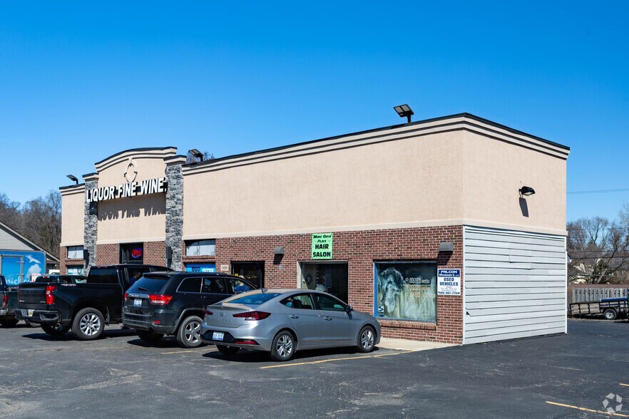 5888-5890 Dixie Hwy, Clarkston, MI for sale - Primary Photo - Image 1 of 1