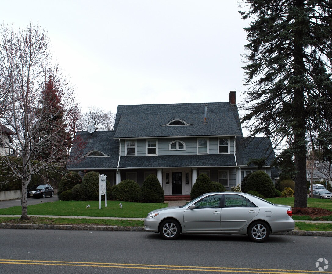 311 Claremont Ave, Montclair, NJ 07042