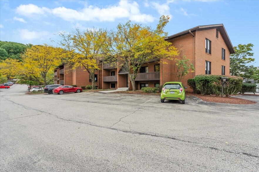 200 McKnight Park Dr, Pittsburgh, PA for sale - Building Photo - Image 1 of 8