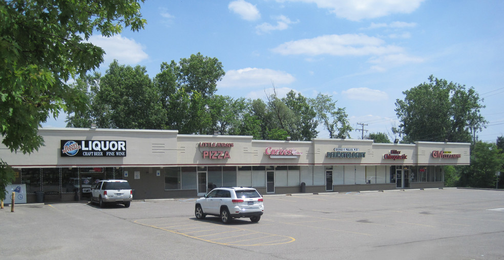 2065-2083 Hiller Rd, West Bloomfield, MI for lease - Building Photo - Image 1 of 7