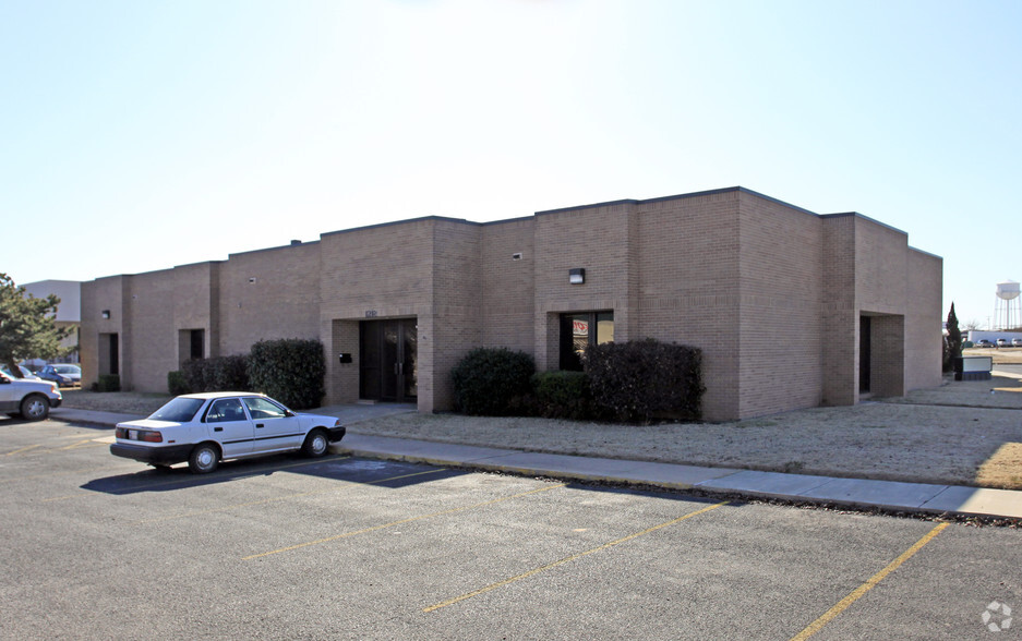 1218 W Rock Creek Rd, Norman, OK for lease - Building Photo - Image 2 of 2