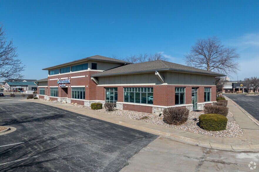 20101 E Jackson Dr, Independence, MO for sale - Building Photo - Image 1 of 20