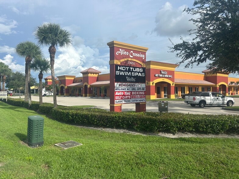 17051 Jean St, Fort Myers, FL for lease - Building Photo - Image 1 of 16