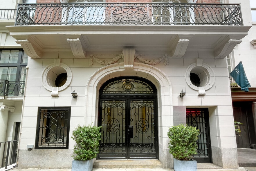 23 E 73rd St, New York, NY for lease - Building Photo - Image 1 of 3