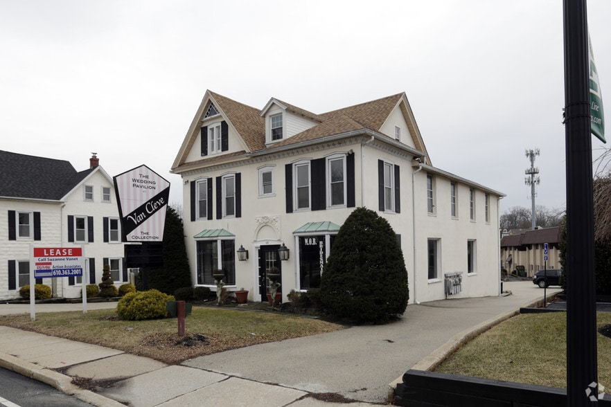 68 E Lancaster Ave, Paoli, PA for lease - Primary Photo - Image 1 of 7