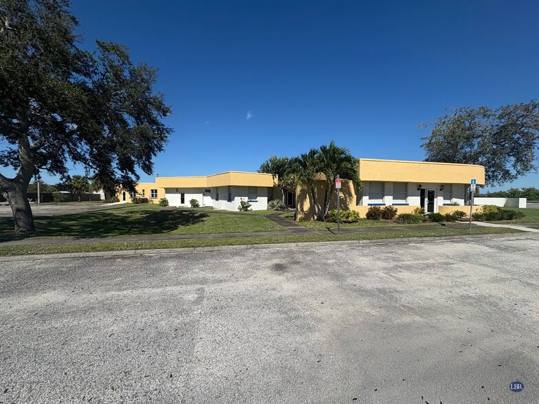 1250 S Harbor City Blvd, Melbourne, FL for sale - Building Photo - Image 1 of 12
