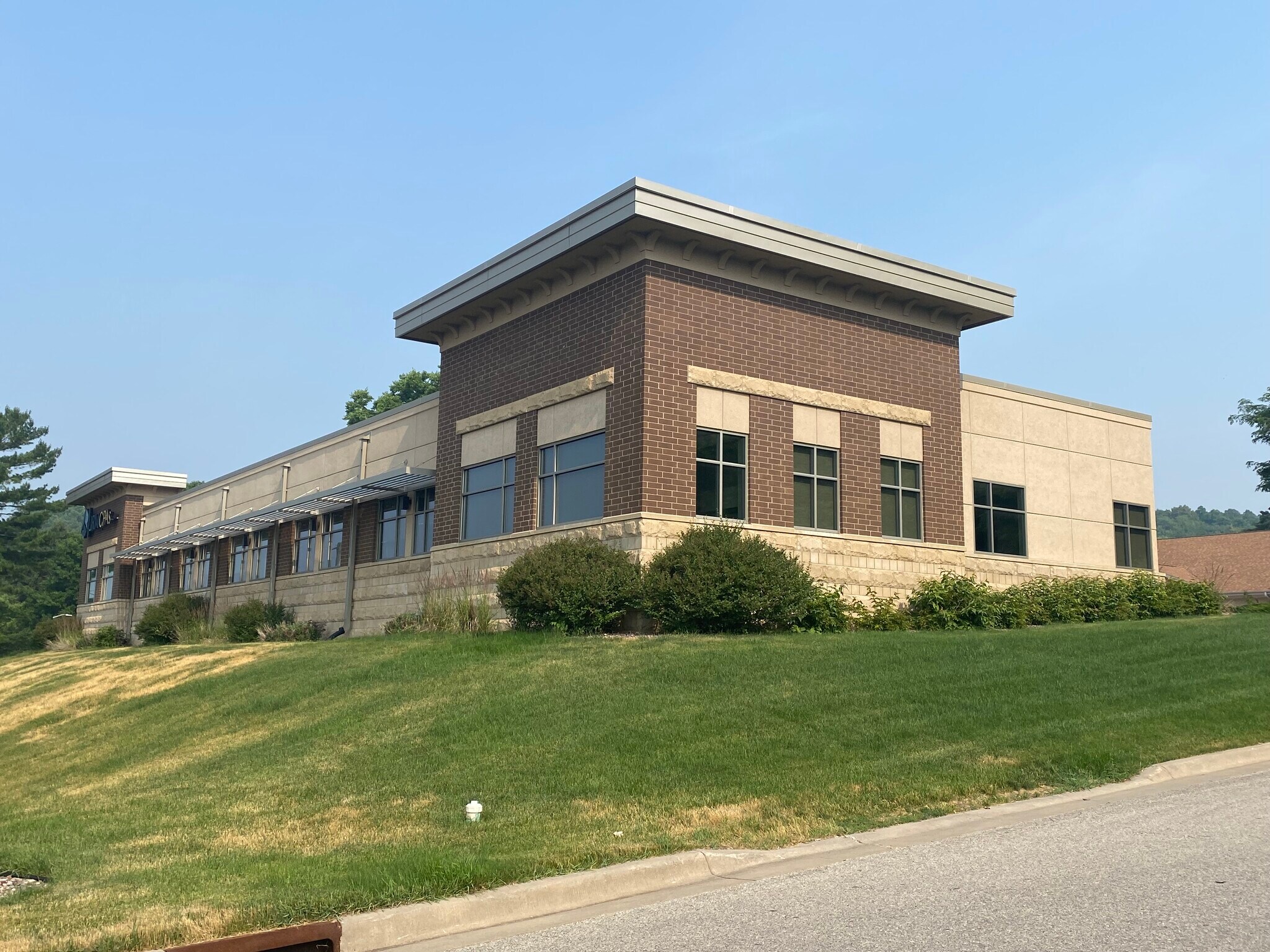 2511 E Main St, Onalaska, WI for sale Primary Photo- Image 1 of 1