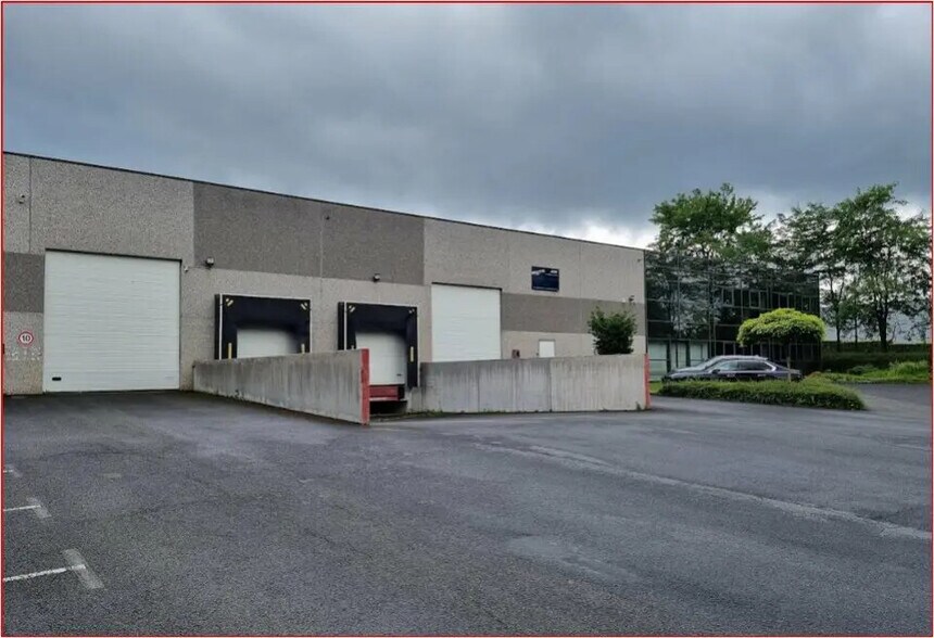 Flex in Bondues for lease - Building Photo - Image 2 of 3