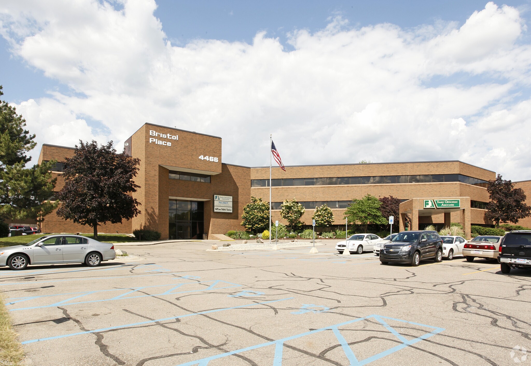 4466 W Bristol Rd, Flint, MI for sale Primary Photo- Image 1 of 1