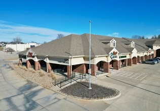 1225 Copper Creek Dr, Des Moines, IA for lease Building Photo- Image 2 of 3