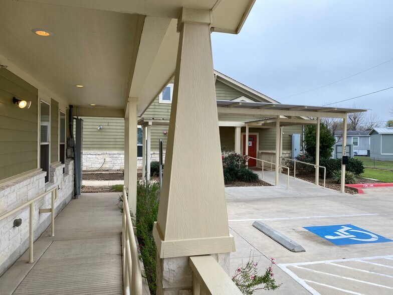 4409 John Stockbauer Dr, Victoria, TX for sale - Building Photo - Image 1 of 1