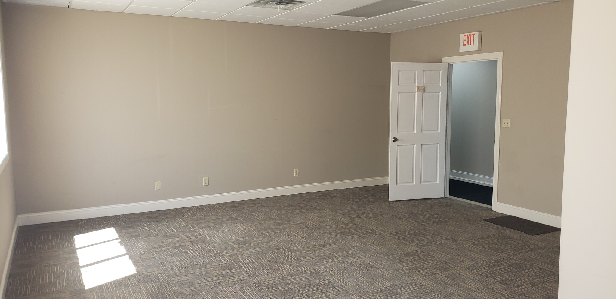 7535-7735 Granger Rd, Valley View, OH for lease Interior Photo- Image 1 of 2