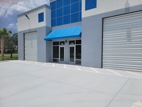 1490 Braille Pl, Jensen Beach, FL for lease Building Photo- Image 2 of 4