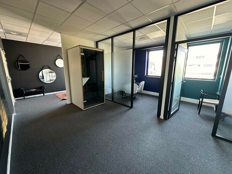 Office in Bezannes for lease - Interior Photo - Image 3 of 10