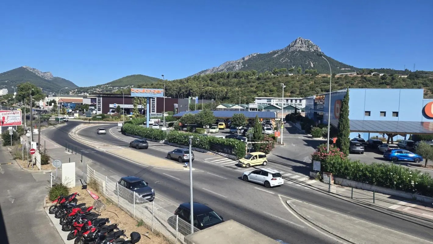 Retail in La Garde for lease Building Photo- Image 1 of 6