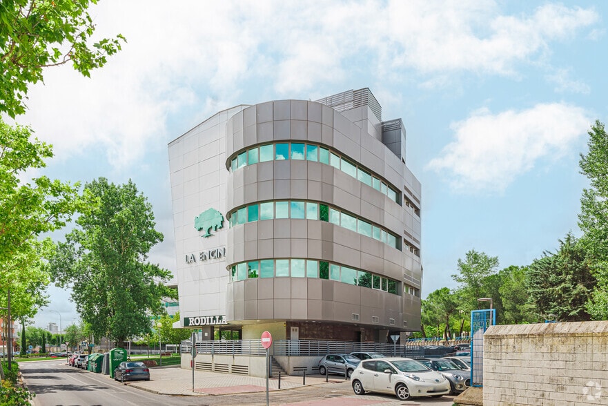 Plaza de la Encina, 10-11, Tres Cantos, Madrid for lease - Primary Photo - Image 3 of 6