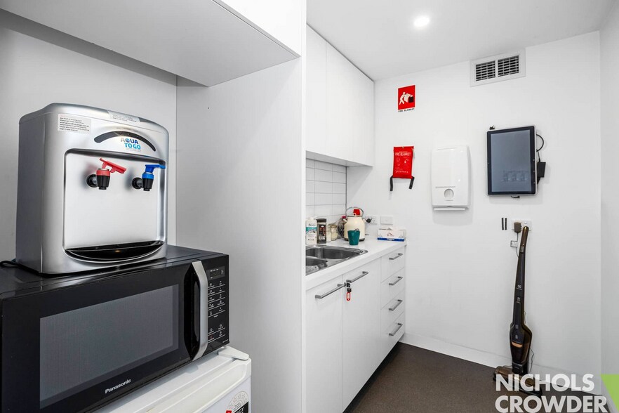 5 Moores Rd, Monbulk for sale - Interior Photo - Image 2 of 10