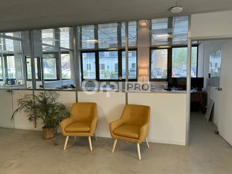 Office in Reims for lease - Interior Photo - Image 3 of 5