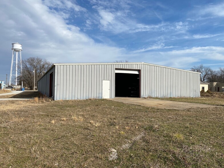 125 N Maple Ave, Afton, OK for sale - Building Photo - Image 1 of 1