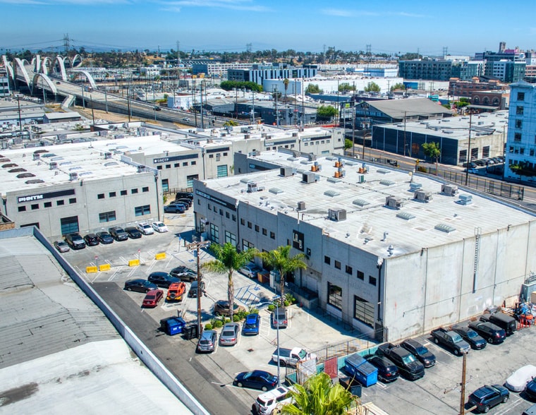 1375 E 6th St, Los Angeles, CA for lease - Building Photo - Image 3 of 8