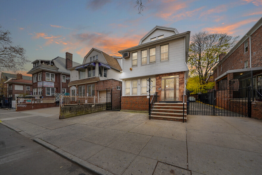 3751 76th St, Jackson Heights, NY for sale - Primary Photo - Image 1 of 1