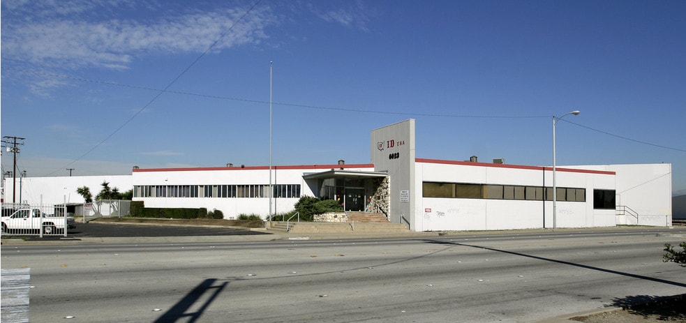 6623-6625 Washington Blvd, Los Angeles, CA for lease - Building Photo - Image 2 of 12