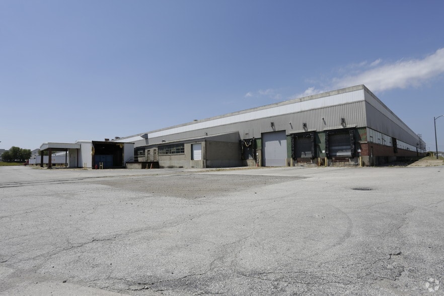 1601 General Electric Rd, Bloomington, IL for sale - Primary Photo - Image 1 of 17