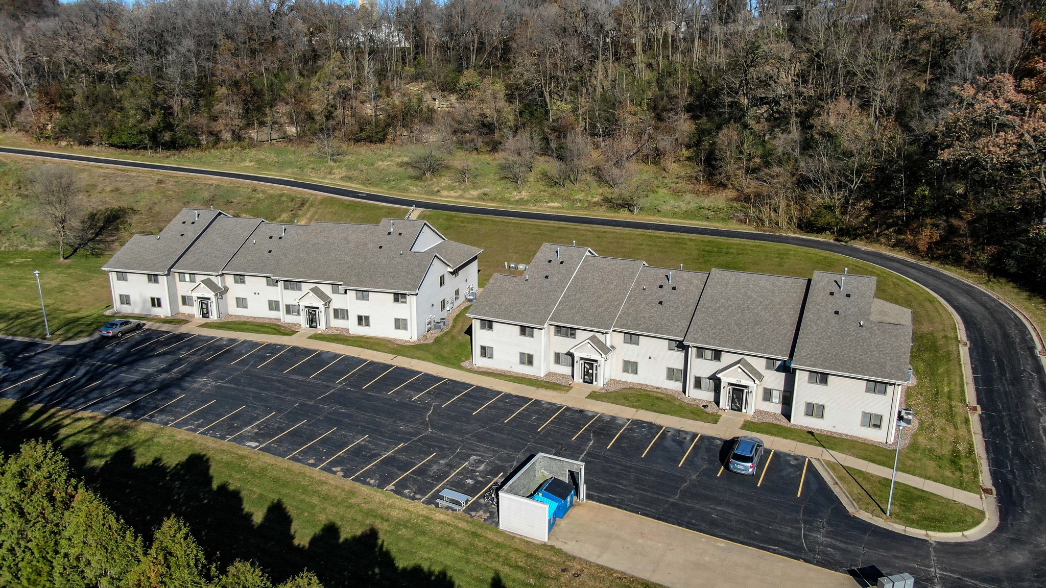1955 Pulpit Rock Ln, Dubuque, IA for sale Primary Photo- Image 1 of 1