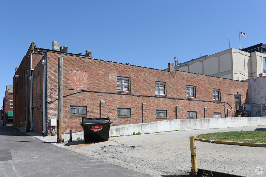 211 W Lexington Ave, Independence, MO for lease - Building Photo - Image 3 of 5