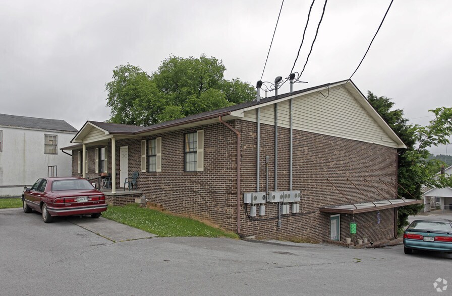 1702 Eppes St, Tazewell, TN for sale - Building Photo - Image 2 of 2