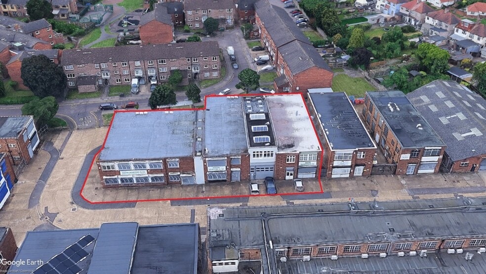 Units C & D Chesham Close, Romford portfolio of 2 properties for sale on LoopNet.com - Building Photo - Image 2 of 10