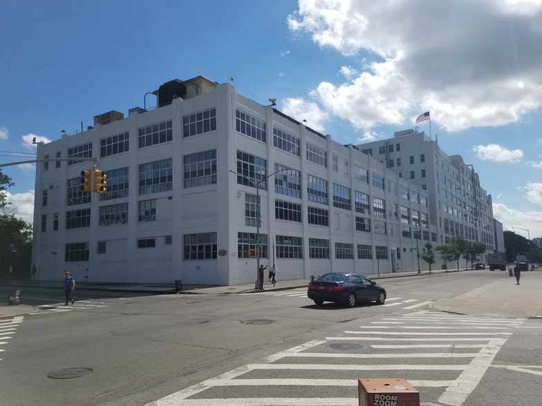630 Flushing Ave, Brooklyn, NY for lease - Building Photo - Image 2 of 21