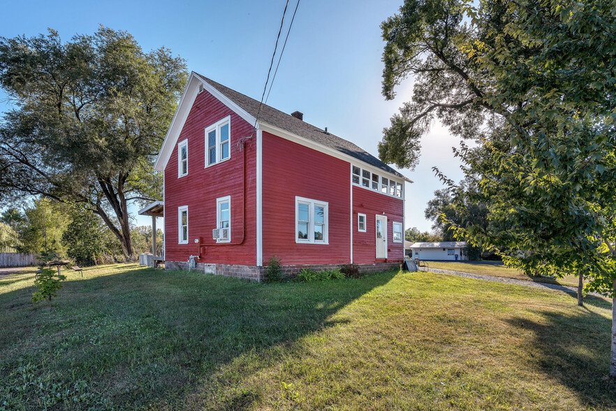 693 E Main St, Mondovi, WI for sale - Building Photo - Image 3 of 27