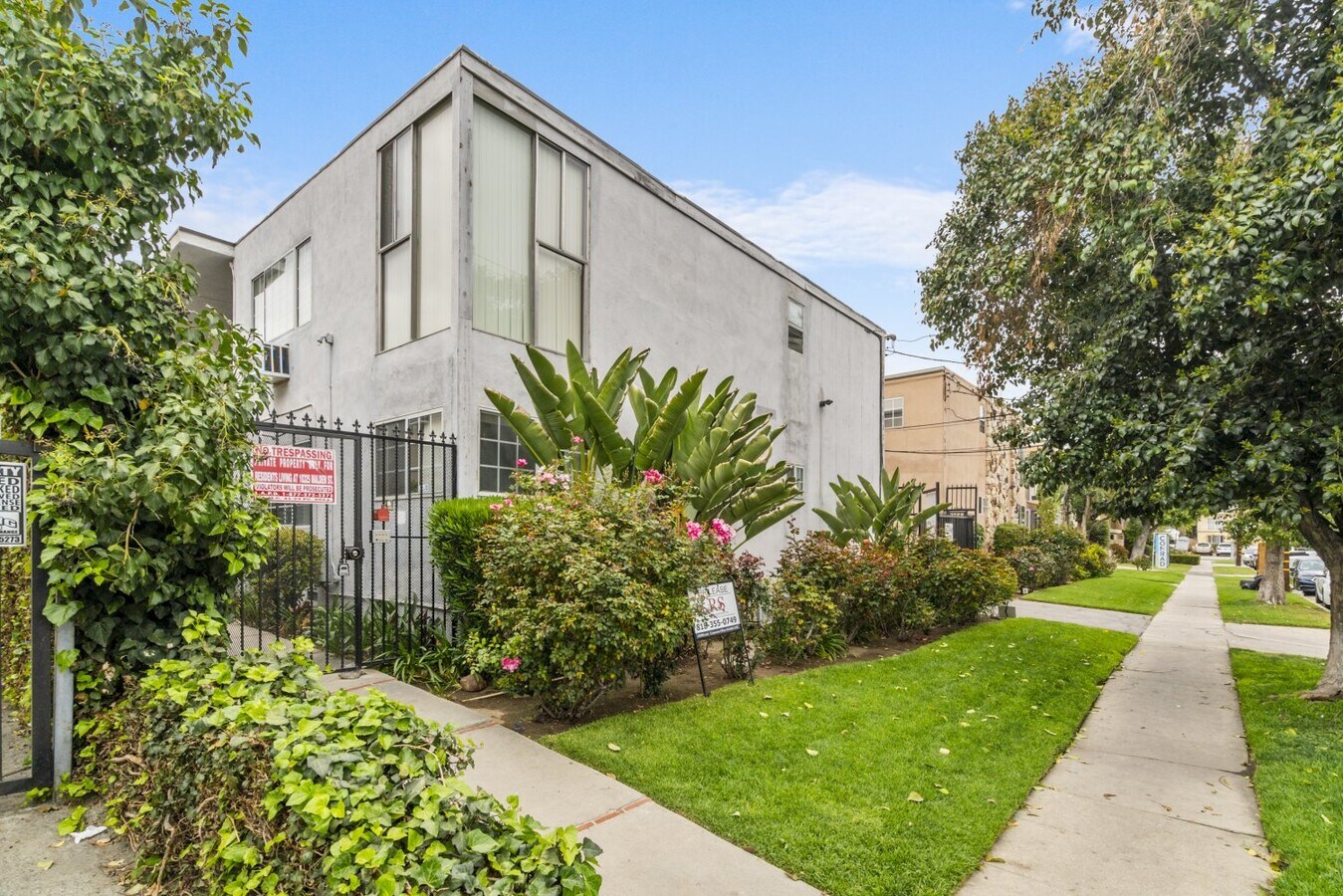 18321 Malden St, Northridge, CA 91325