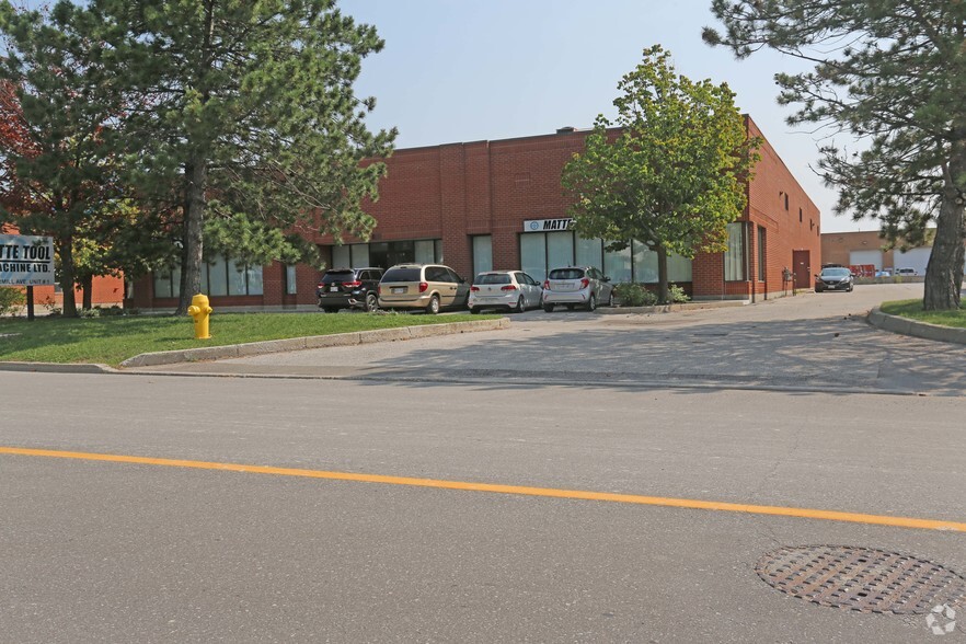 111 Buttermill Ave, Vaughan, ON for sale - Primary Photo - Image 1 of 1