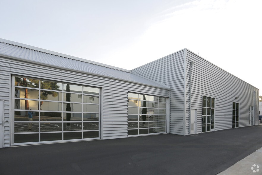 3185-3189 Pullman St, Costa Mesa, CA for lease - Building Photo - Image 3 of 21