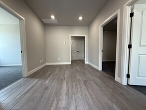 2272 Camino del Plaza Ln, Edmond, OK for lease Building Photo- Image 2 of 18