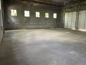 3939 W Market St, Greensboro, NC for lease Interior Photo- Image 1 of 3