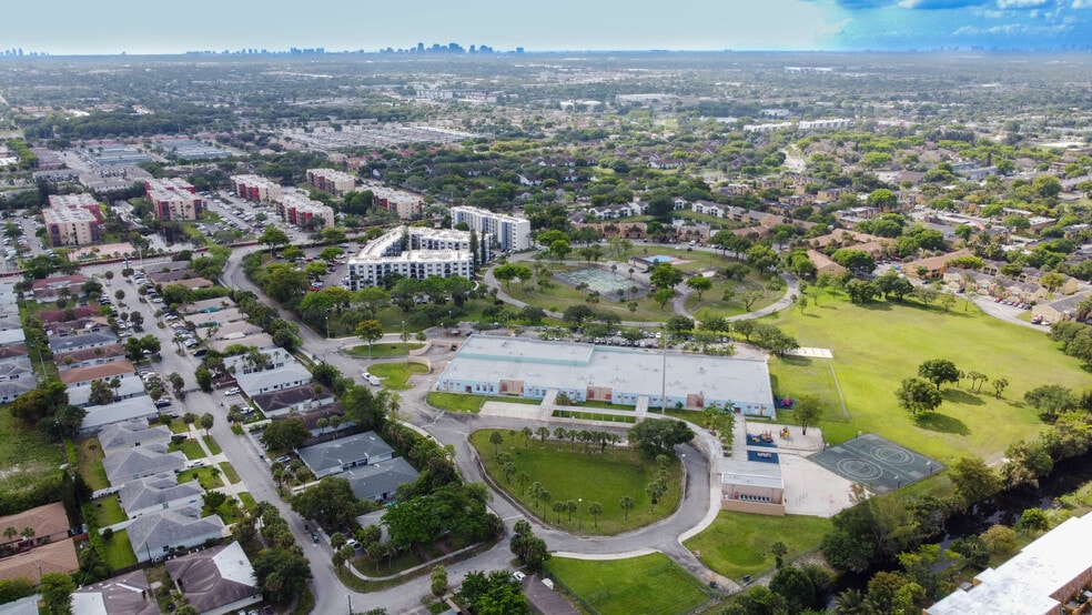 2599 NW 56th Ave, Lauderhill, FL for sale - Primary Photo - Image 3 of 4