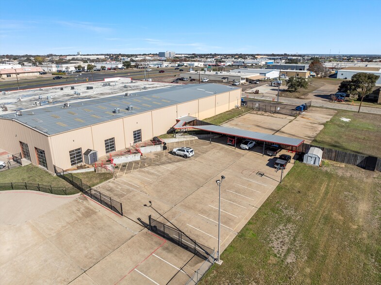 5100 Franklin Ave, Waco, TX for lease - Building Photo - Image 2 of 7