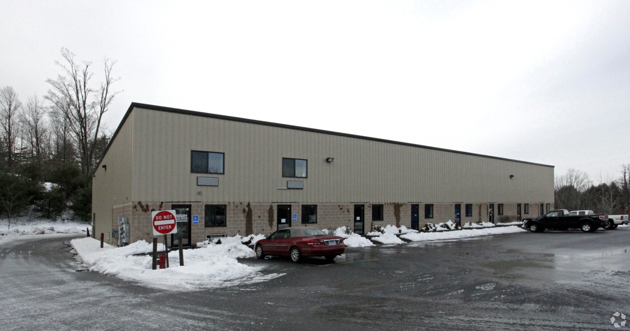 9 Madden Rd, Derry, NH for sale Primary Photo- Image 1 of 1