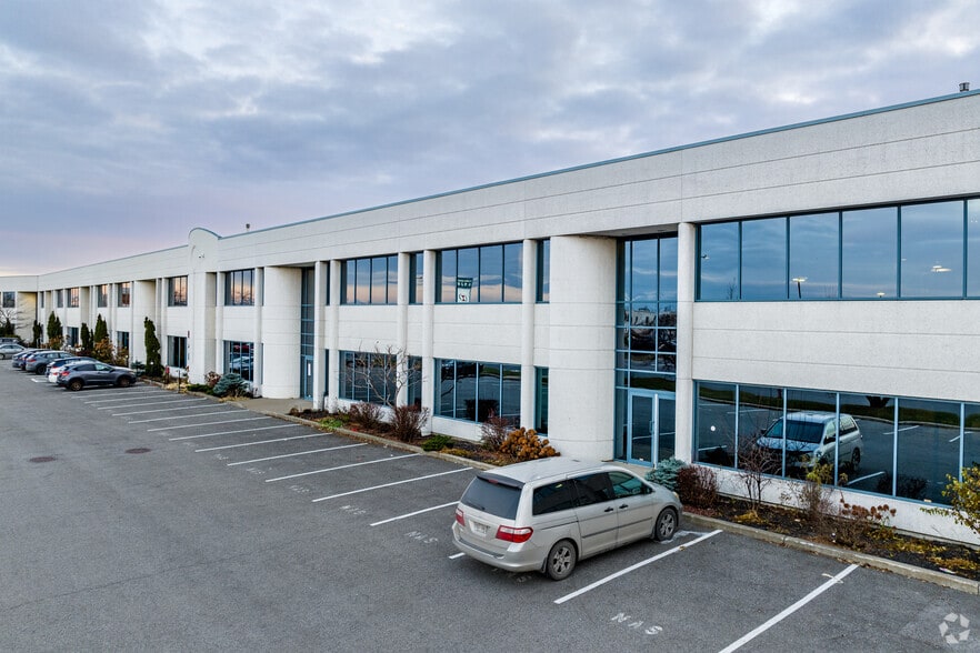 8240 Ch Du Golf, Montréal, QC for lease - Building Photo - Image 3 of 7