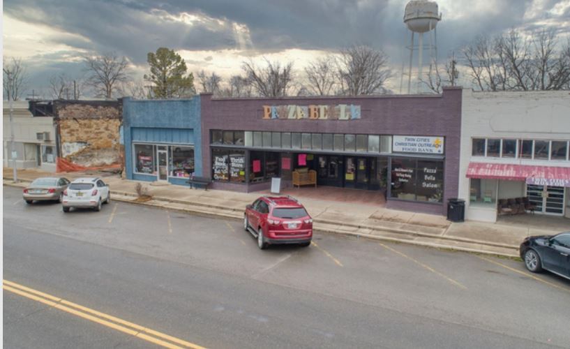 925 Pennsylvania Ave, Hartshorne, OK 74547