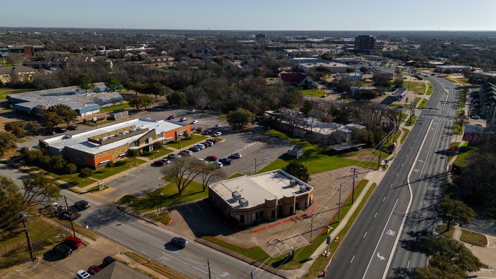 1201 Briarcrest Dr, Bryan, TX for sale - Building Photo - Image 2 of 24